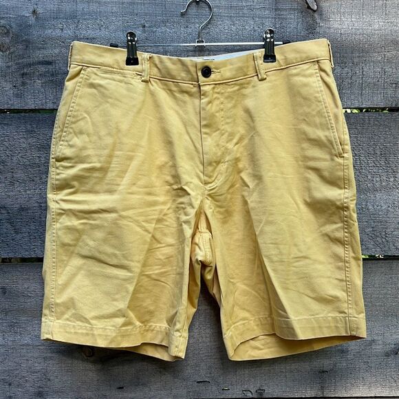Lands' End Men's Yellow Traditional Fit Casual Stretch Chino Shorts Size 34 - Picture 1 of 7